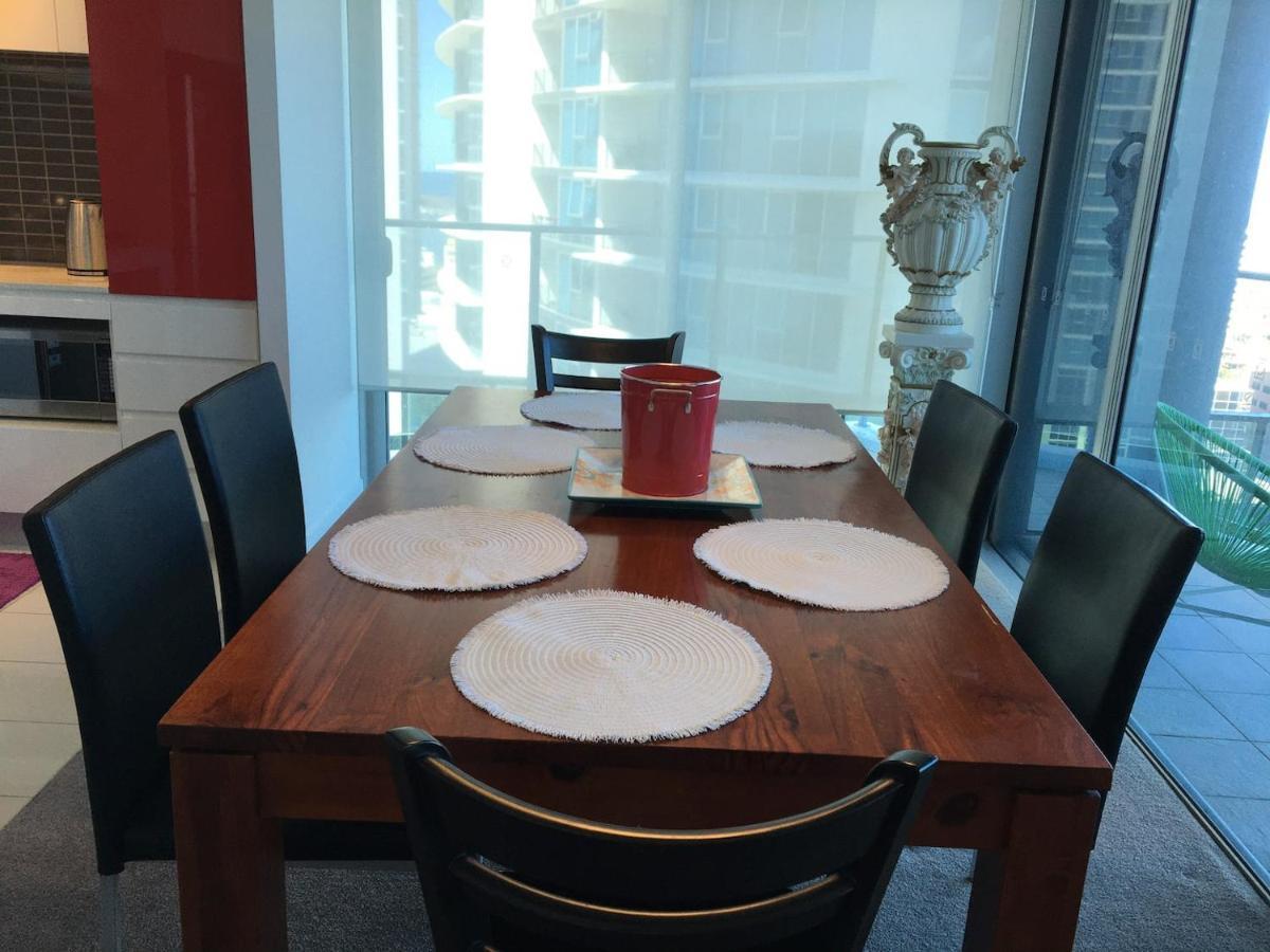 Three-Bedroom Apartment With Amazing View Near Surfers Paradise Gold Coast Exterior foto